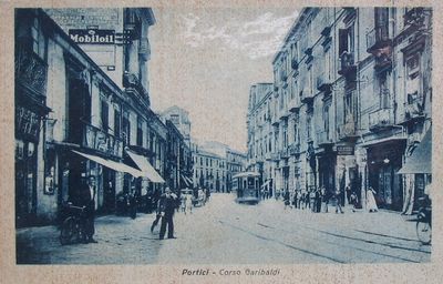 portici-corso-garibaldi-tram.jpg